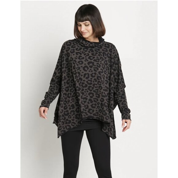 Planet by Lauren G Tops - PLANET BY LAUREN G Pima Cotton Leopard Swing Turtle Tee Lagenlook - One Size